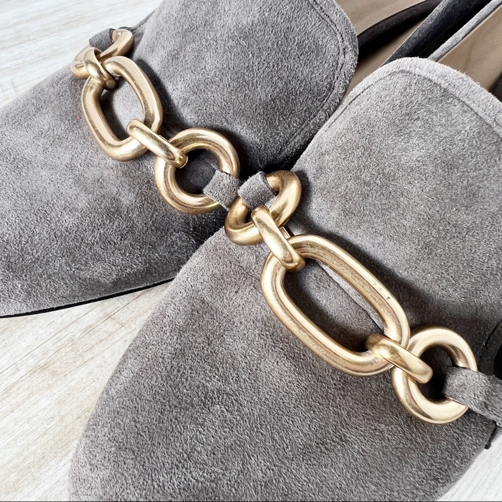 ✖️SOLD✖️•ANN TAYLOR• Gray Suede Cordelia Pumps w/Chain Detail - Picture 9 of 13
